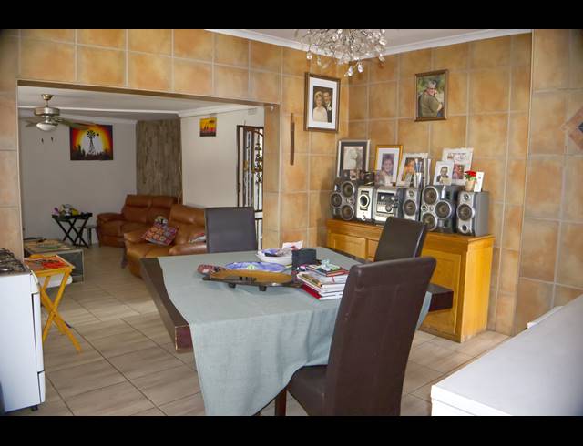 3 BEDROOM FREESTANDING FOR SALE IN FARRARMERE